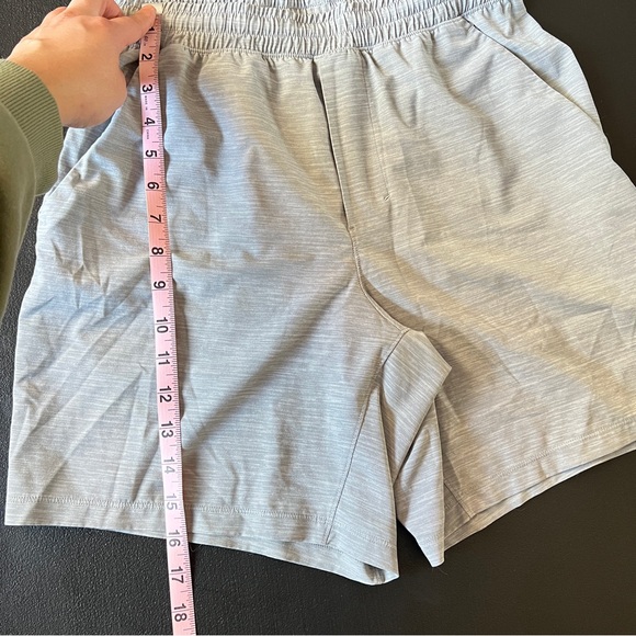 Lululemon Men’s Pace Breaker Unlined Athletic Heather Gray Shorts Size Small - Picture 10 of 10